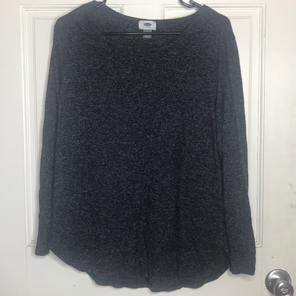 Long sleeve gray shirt